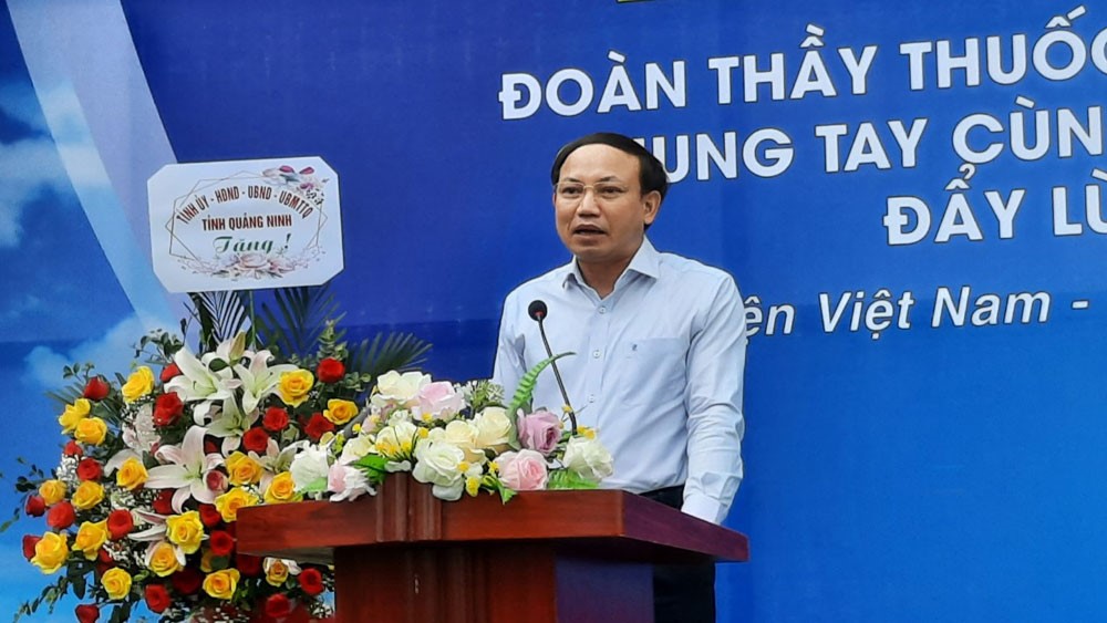 Đoàn thầy thuốc tình nguyện tỉnh Quảng Ninh xuất quân cùng Bắc Giang chống dịch Covid-19